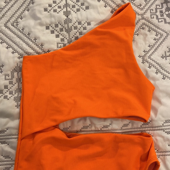 NWT Beach Riot Celine One Piece in Oriole Orange - Picture 5 of 11